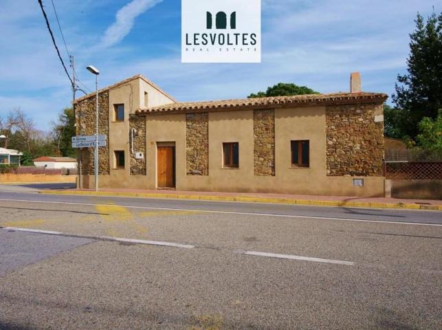 Chalet en venta en Corçà, Carrer de Girona, 17121 photo 0
