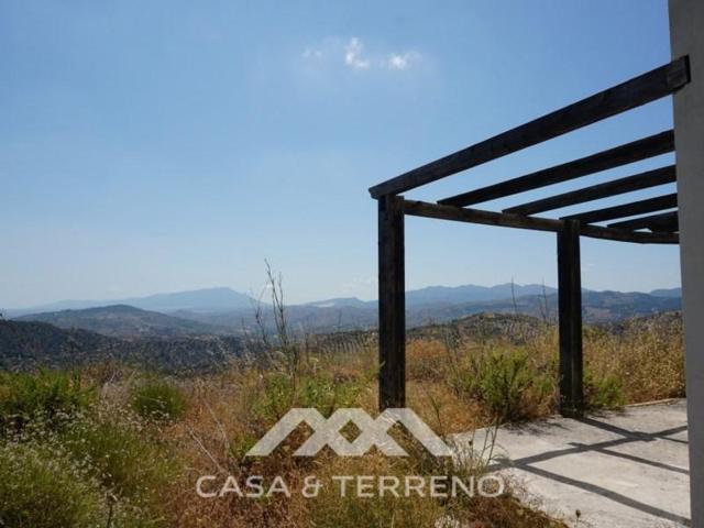 Chalet en venta en Yunquera photo 0