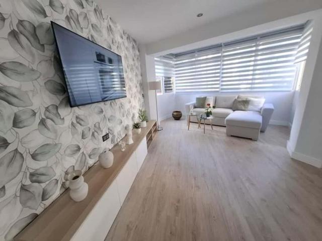 Apartamento en venta en Torremolinos, Centro photo 0