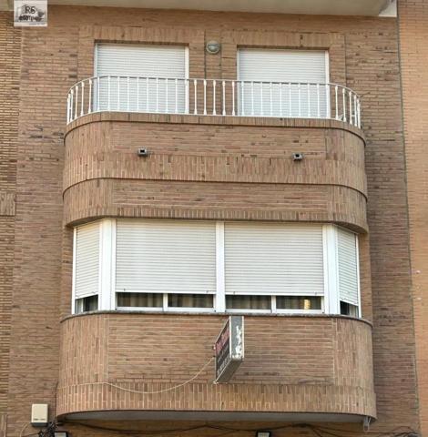 Casa en venta en La Pobla de Vallbona, Casco urbano photo 0