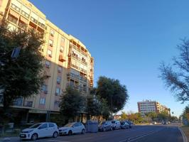 Piso en venta en Sevilla, Avenida de las Ciencias photo 0
