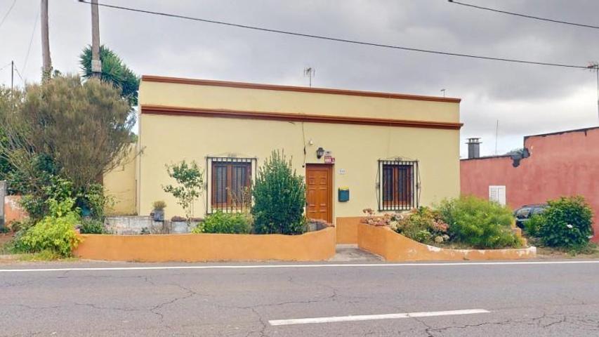 Casa en venta en La Laguna, Guamasa tenerife photo 0