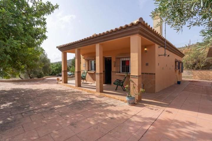 Chalet en venta en Casabermeja, Centro photo 0