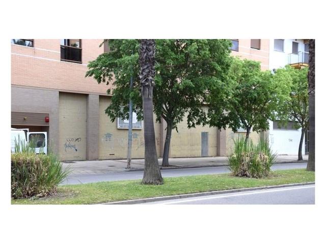 Local comercial en venta en Badajoz photo 0