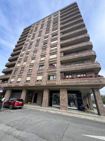 Piso en venta en Vitoria-Gasteiz, Vitoria-Gasteiz photo 0
