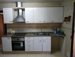 Piso en venta en Sant Vicenç dels Horts, Centro photo 0