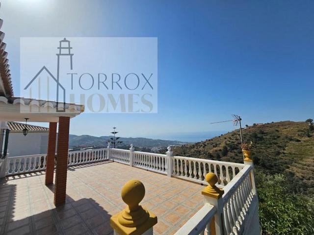 Casa con terreno en venta en Torrox photo 0