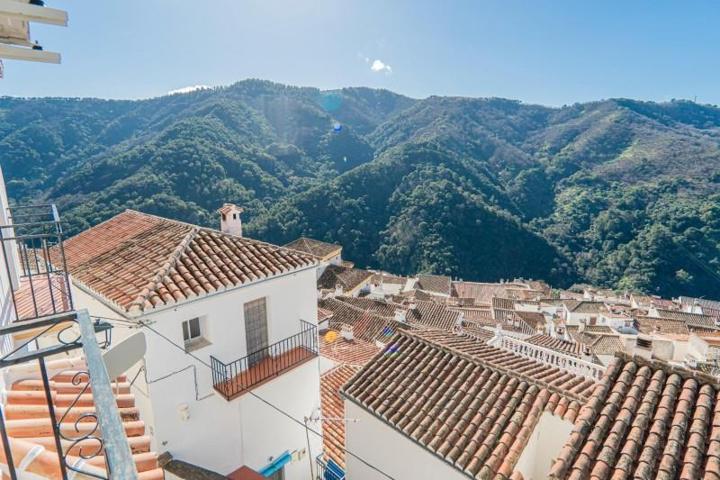 Casas de pueblo en venta en Jubrique, South of spain photo 0