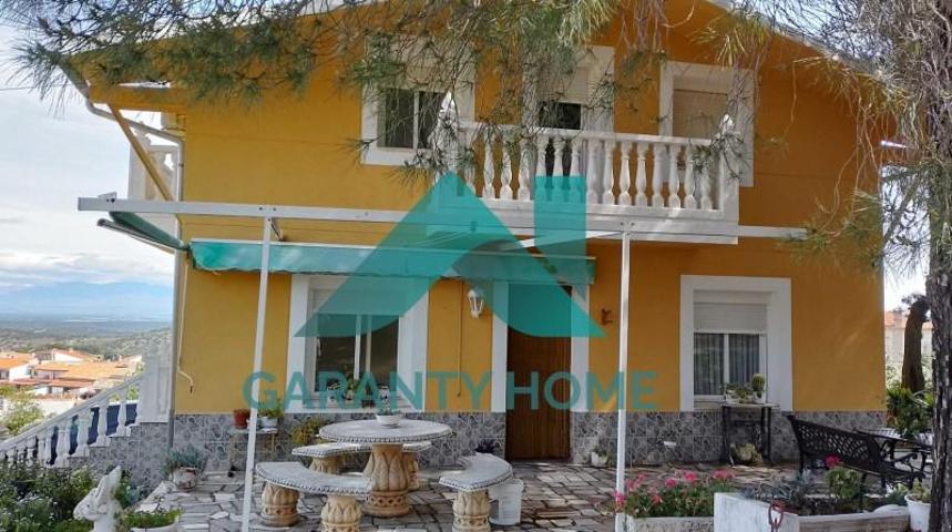 Casa con terreno en venta en Casas de Miravete, Casas de Miravete photo 0