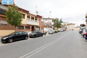 Adosada en venta en Maracena, Zona metropolitana photo 0