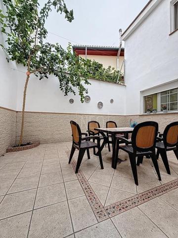 Adosada en venta en Zubia, Centro photo 0