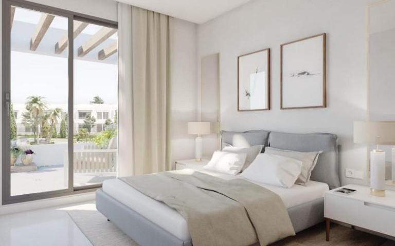 Casa en venta en Torrevieja, Playa de los Naufragos photo 0