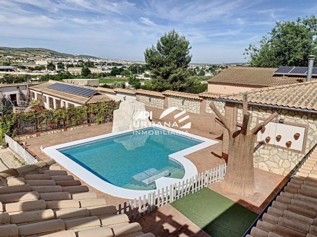 Chalet en venta en Lucena, Camino de la Torca, 14900 photo 0