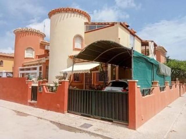 Chalet en venta en Orihuela, Playa Flamenca photo 0