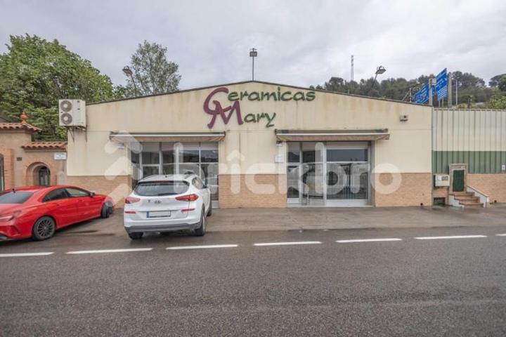 Local comercial en venta en El Papiol, Avinguda de Caldes, 6, 08754 photo 0