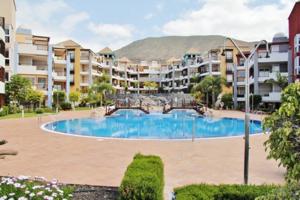Apartamento en venta en Arona, Los Cristianos photo 0
