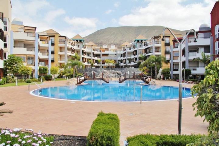 Apartamento en venta en Arona, Los Cristianos photo 0