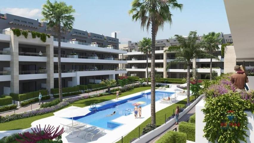 Apartamento en venta en Orihuela Costa, Playa Flamenca photo 0