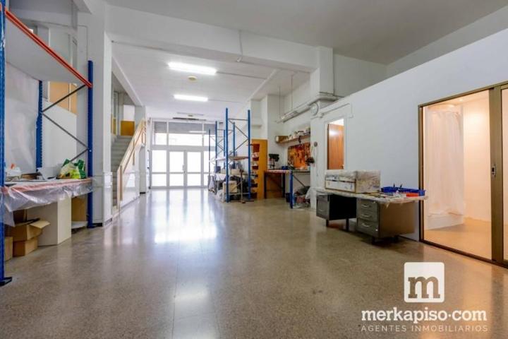Local comercial en venta en Viladecans, Albarrosa photo 0
