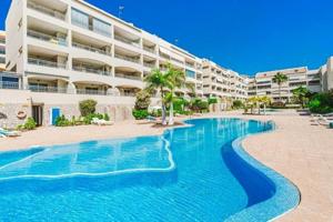 Apartamento en venta en Arona, Palm Mar photo 0