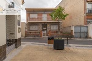 Adosada en venta en Ogíjares, Centro photo 0