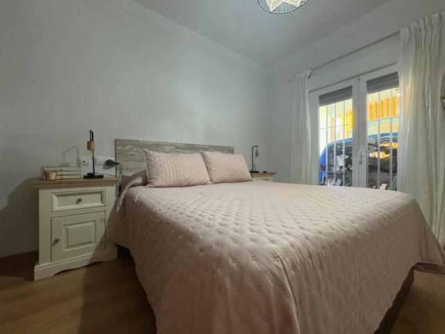 Piso en venta en Estepona, Estepona photo 0