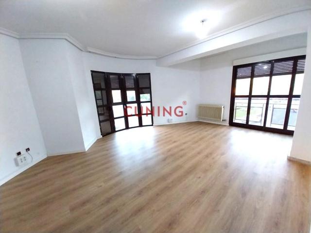 Piso en venta en Cáceres photo 0