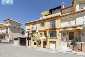 Adosada en venta en Ogíjares, CENTRO OGÍJARES photo 0