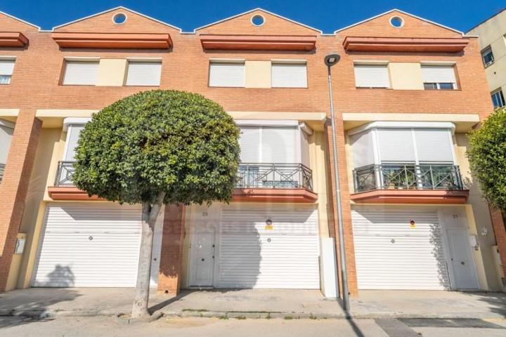 Adosada en venta en Constantí, Constanti photo 0