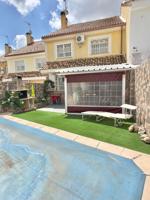 Chalet en venta en Yuncos, Yuncos photo 0