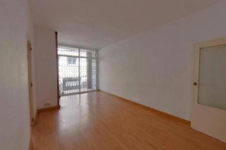 Piso en venta en Barcelona, Navas photo 0