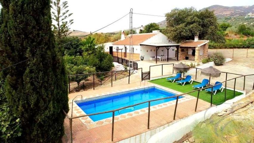 Casa con terreno en venta en Villanueva de la Concepción, Villanueva de la Concepción photo 0