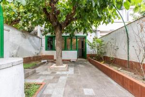 Casa en venta en Terrassa, Vallparadís photo 0