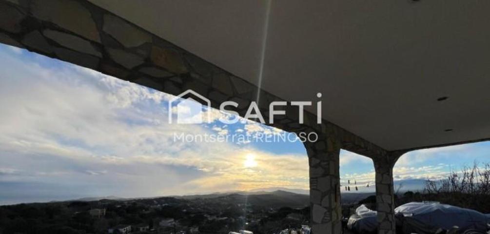 Casa con terreno en venta en Vidreres photo 0