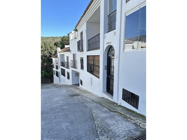 Apartamento en venta en Benahavís photo 0