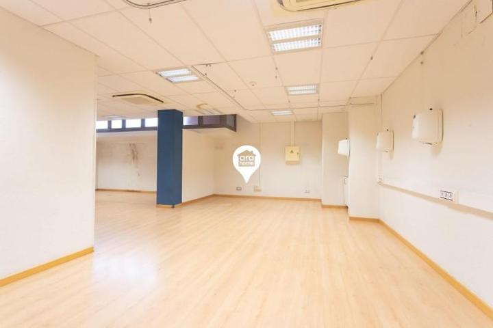 Local comercial en venta en Mataró, Centro photo 0