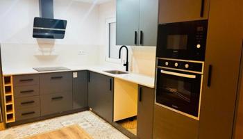 Apartamento en venta en Cornellà de Llobregat photo 0