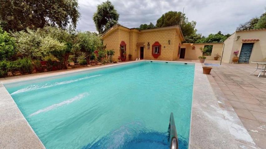 Casa con terreno en venta en Córdoba, Santa Mª de Trassierra photo 0