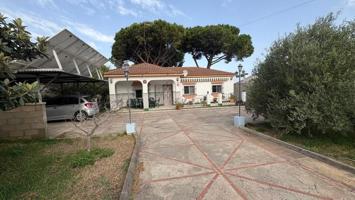 Chalet en venta en Chiclana de la Frontera, La rana verde photo 0