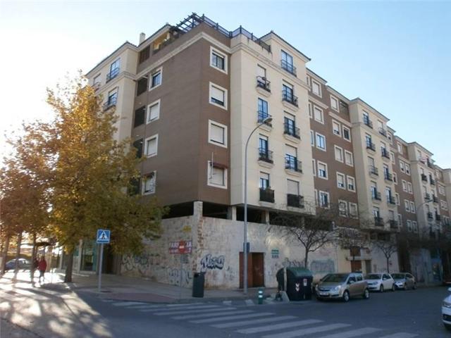 Local comercial en venta en Badajoz, María Auxiliadora photo 0