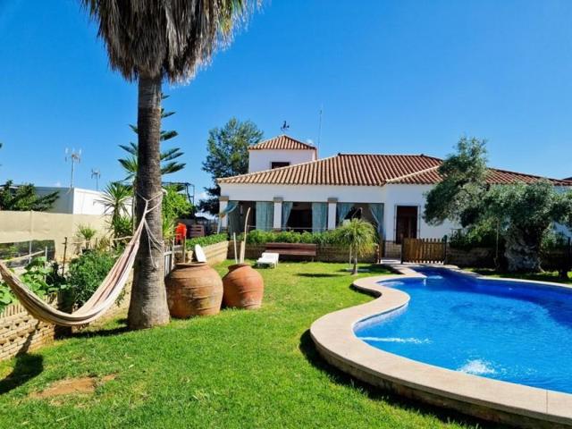 Chalet en venta en Coria del Río, Coria del Río photo 0