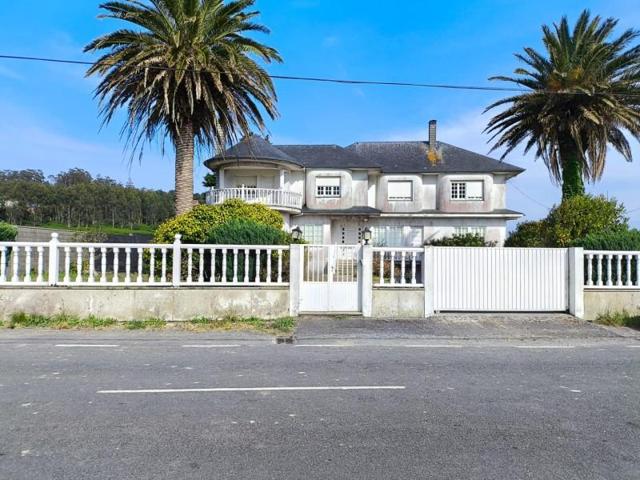 Chalet en venta en Malpica de Bergantiños, Camuza photo 0