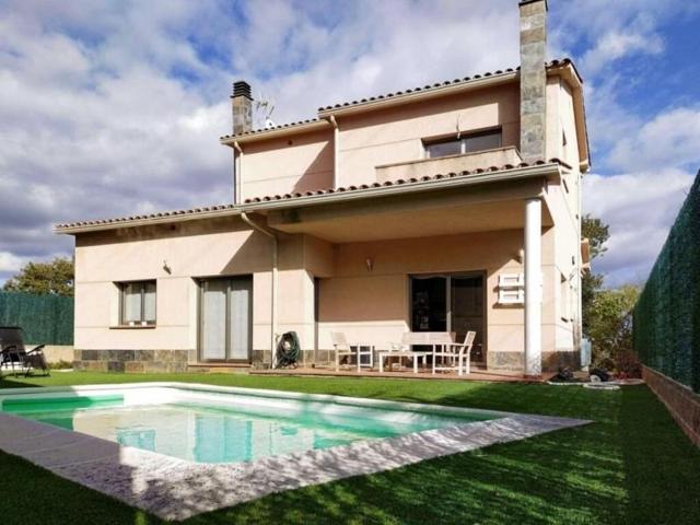 Casa en venta en Massanes photo 0