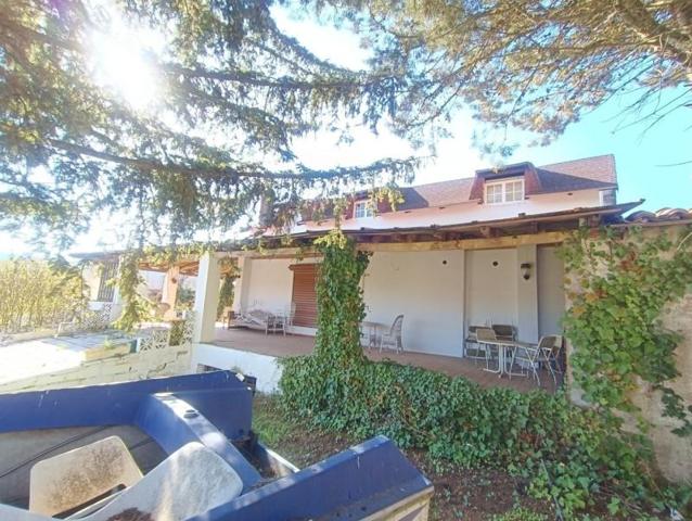 Casa en venta en Garrafe de Torío, Garrafe de Torio photo 0