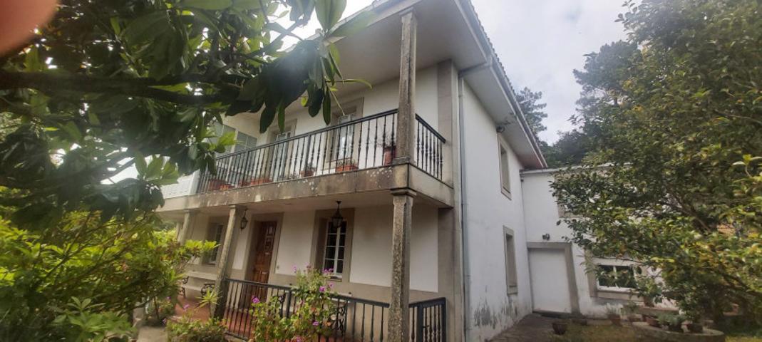 Chalet en venta en Touro photo 0