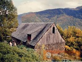 Chalet en venta en Bausén photo 0