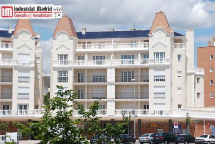 Local comercial en venta en Arganda del Rey, LOS VILLARES photo 0