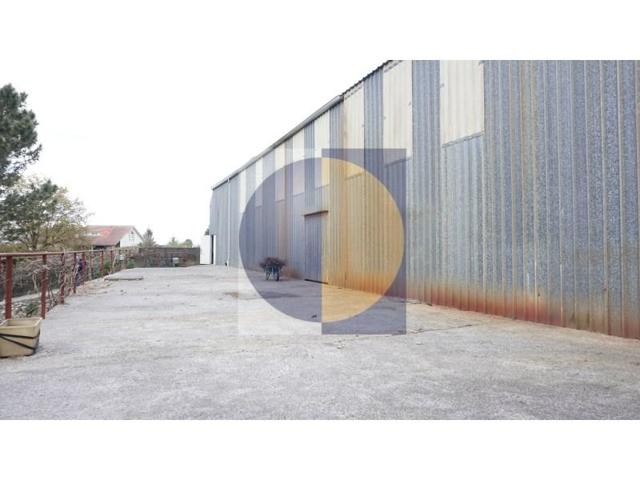 Nave industrial en venta en Cambre, Altamira photo 0