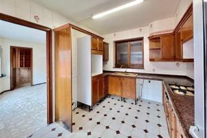 Edificio en venta en Manresa, Plaça Catalunya photo 0