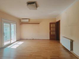 Piso en venta en Barcelona, Porta photo 0